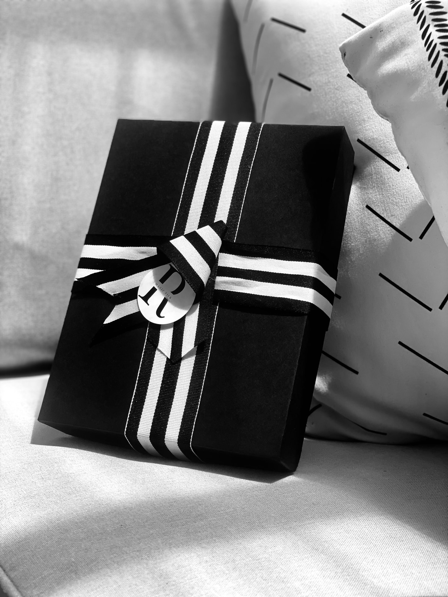 Caja de presentación y tarjeta de estilo RMAGIC SILK